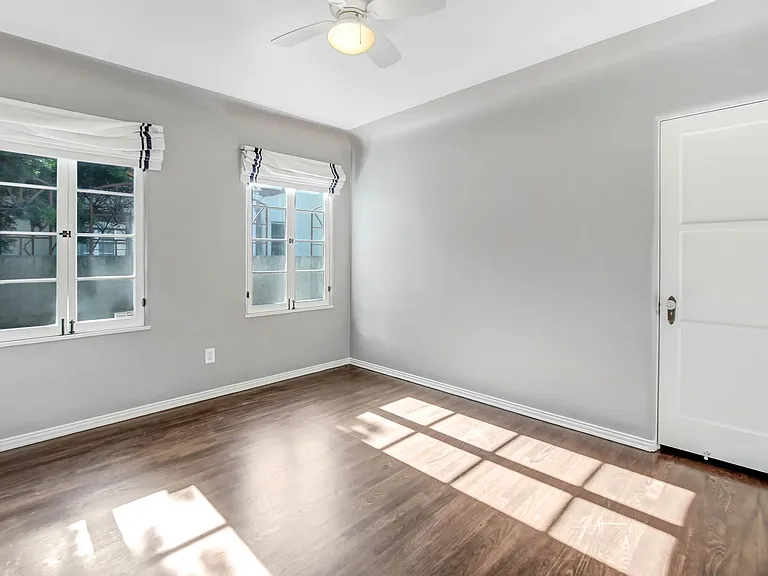 11553 Otsego St — Photo 12