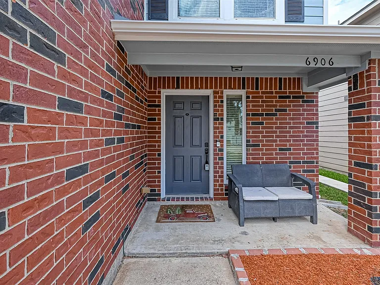 6906 Anson Point Ln — Photo 3