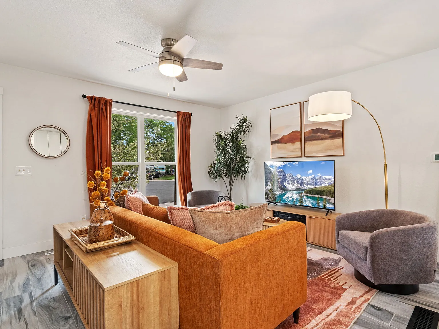 4 bed, 1320 sqft, $3,600 — Photo 2