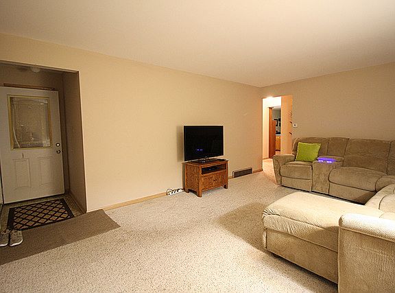 4th image of 8912 S 55th Ave