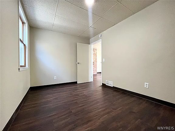 4th image of 397 Grant St #2