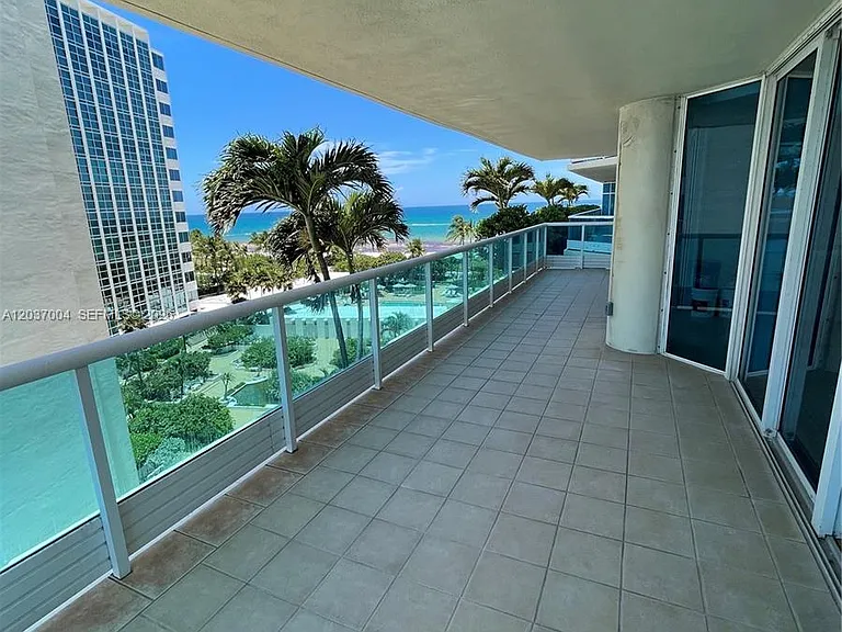 5025 Collins Ave #601 — Photo 31