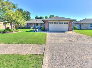 1336 NW 8th St, Moore, OK 73170