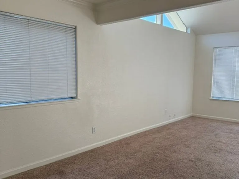 1066 Camino Coronado — Photo 4