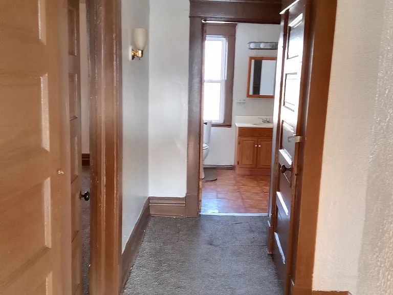 403 E Wallace Ave — Photo 18