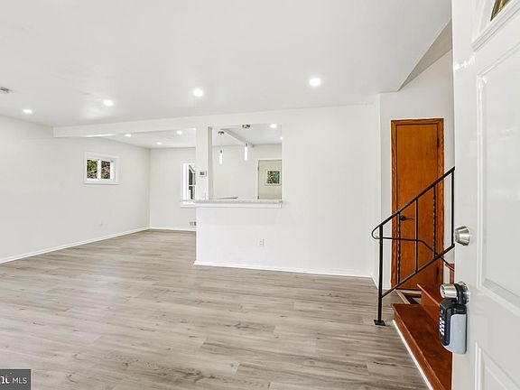 4th image of 9307 Thornewood Dr