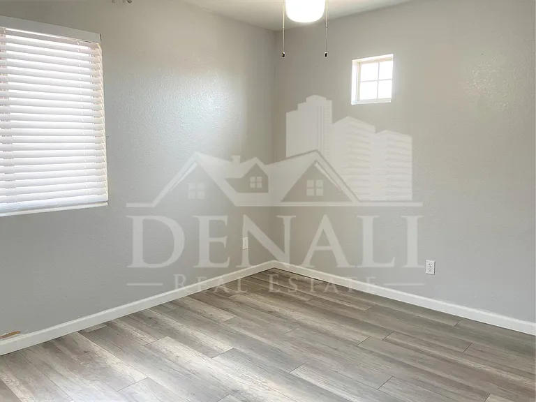 8535 W Vogel Ave — Photo 18