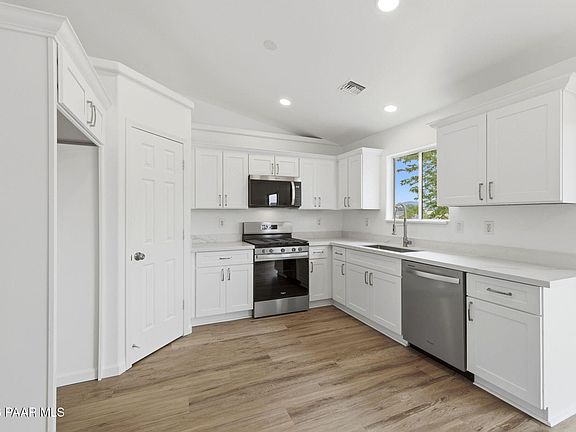 2nd image of 6065 N Dodge Dr