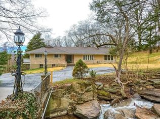 273 Daniels Farm Rd, Trumbull, CT 06611