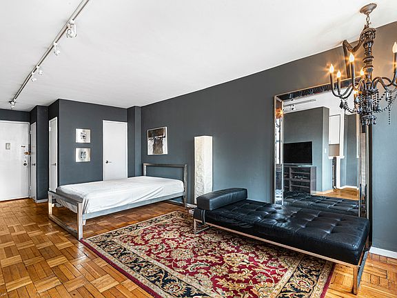2nd image of 301 E 63rd St APT 9C