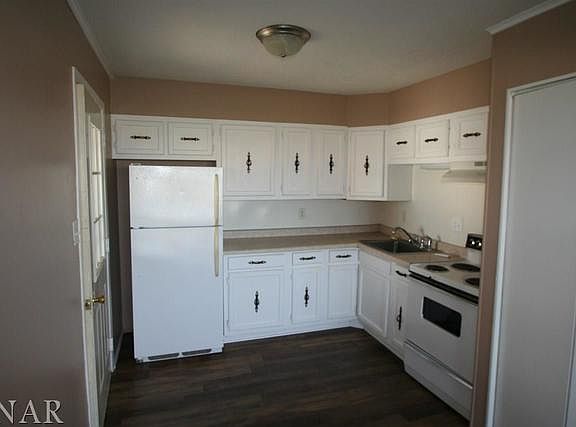 3rd image of 220 W North St #222