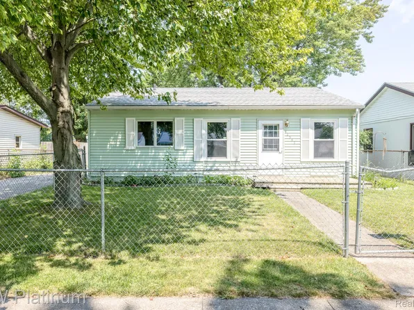 2547 Spruce St, Port Huron, MI 48060