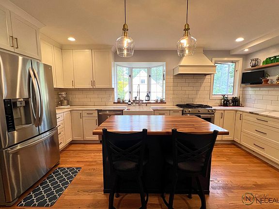 5th image of 410 E Circle Dr
