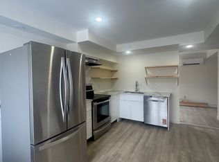 1016 Maitland Ave #B-a, Ottawa, ON K2C 2B6