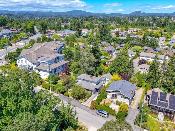 610 Kent Rd, Saanich, BC V8Z 1Z1