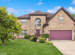 464 W 3rd St, Elmhurst, IL 60126