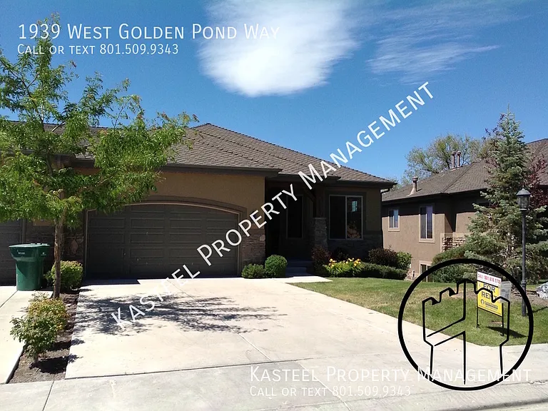 1939 W Golden Pond Way — Photo 1