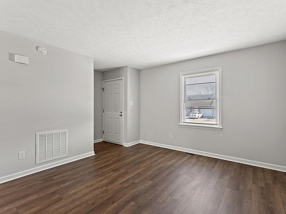 5th image of 121 Lakeview Dr