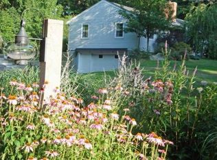 25 Stone School Rd, Sutton, MA 01590