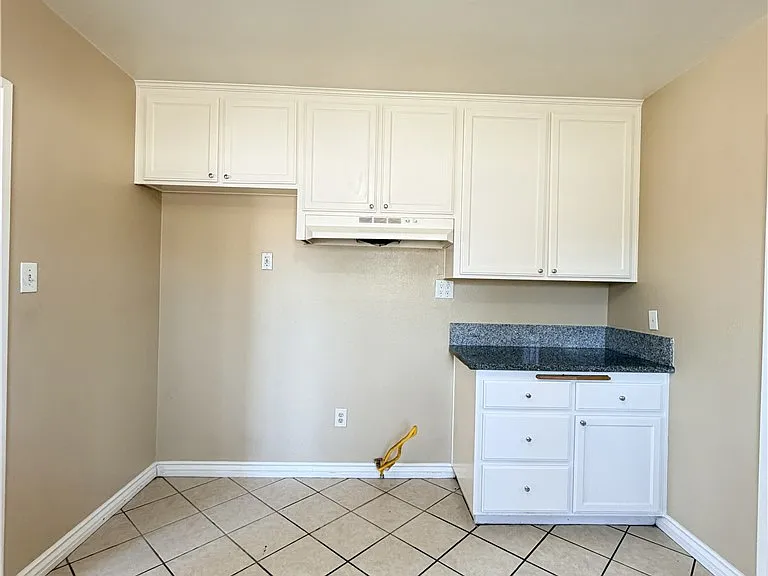 2820 Madison St — Photo 9