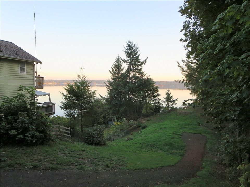 1st image of 821 SE Totten Shores Dr #D