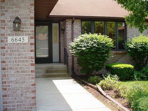 2nd image of 6645 Sandalwood Close