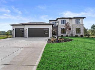 W150N11716 Mistletoe Ct, Germantown, WI 53022