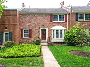 8272 Carrleigh Pkwy, Springfield, VA 22152