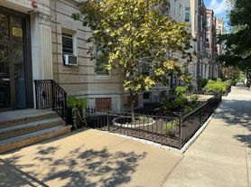 25 Queensberry Street