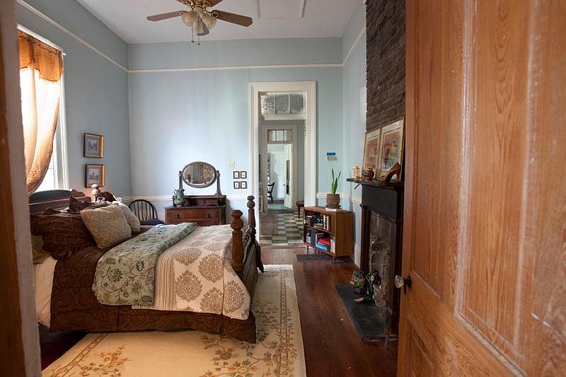 1st image of 1009 Piety St