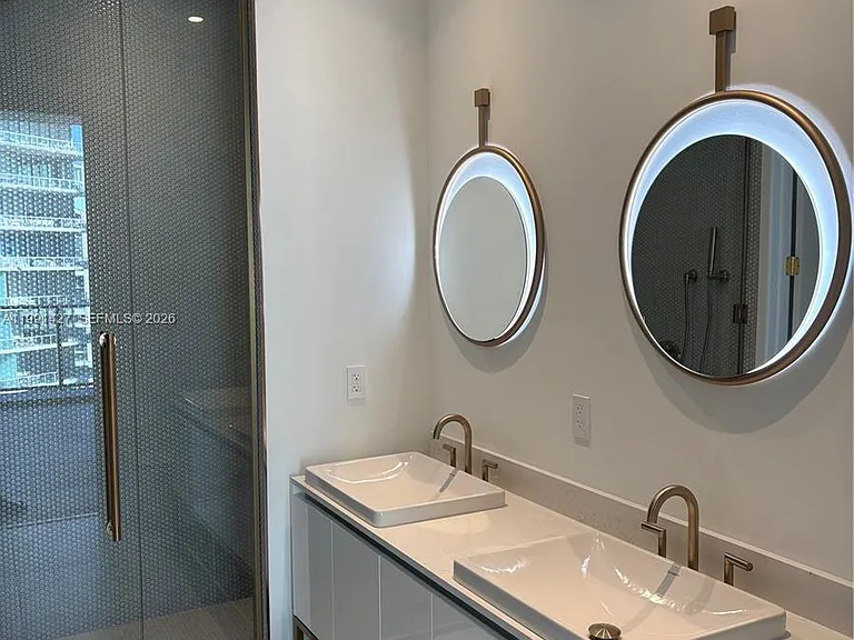 2655 S Bayshore Dr — Photo 3