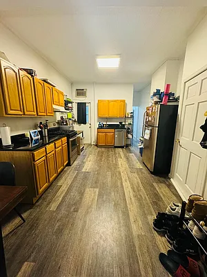 Rented by Halvatzis Realty | media 4