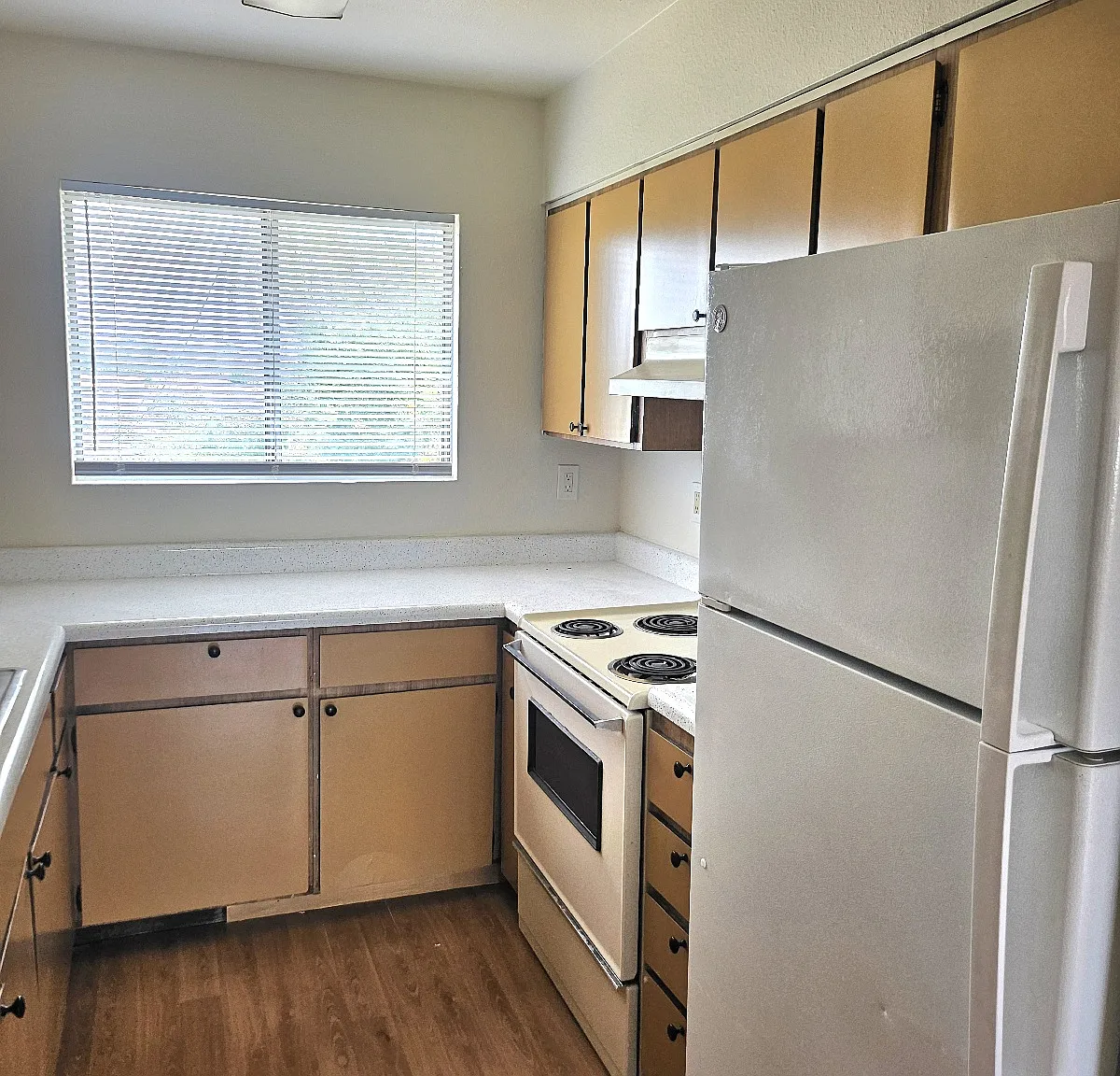 2 bed, 2726 sqft, $795 — Photo 4