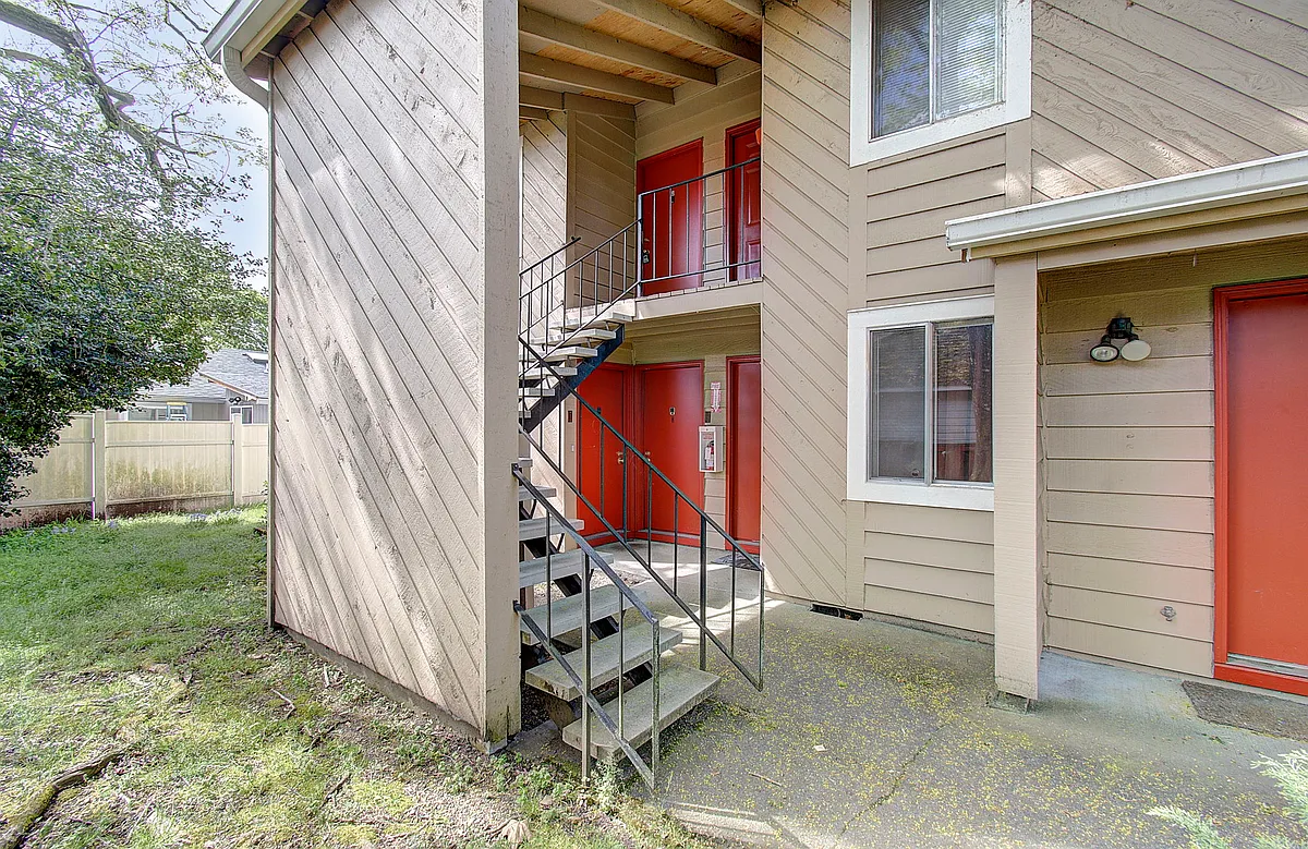Stairs to Unit K - 919 U St