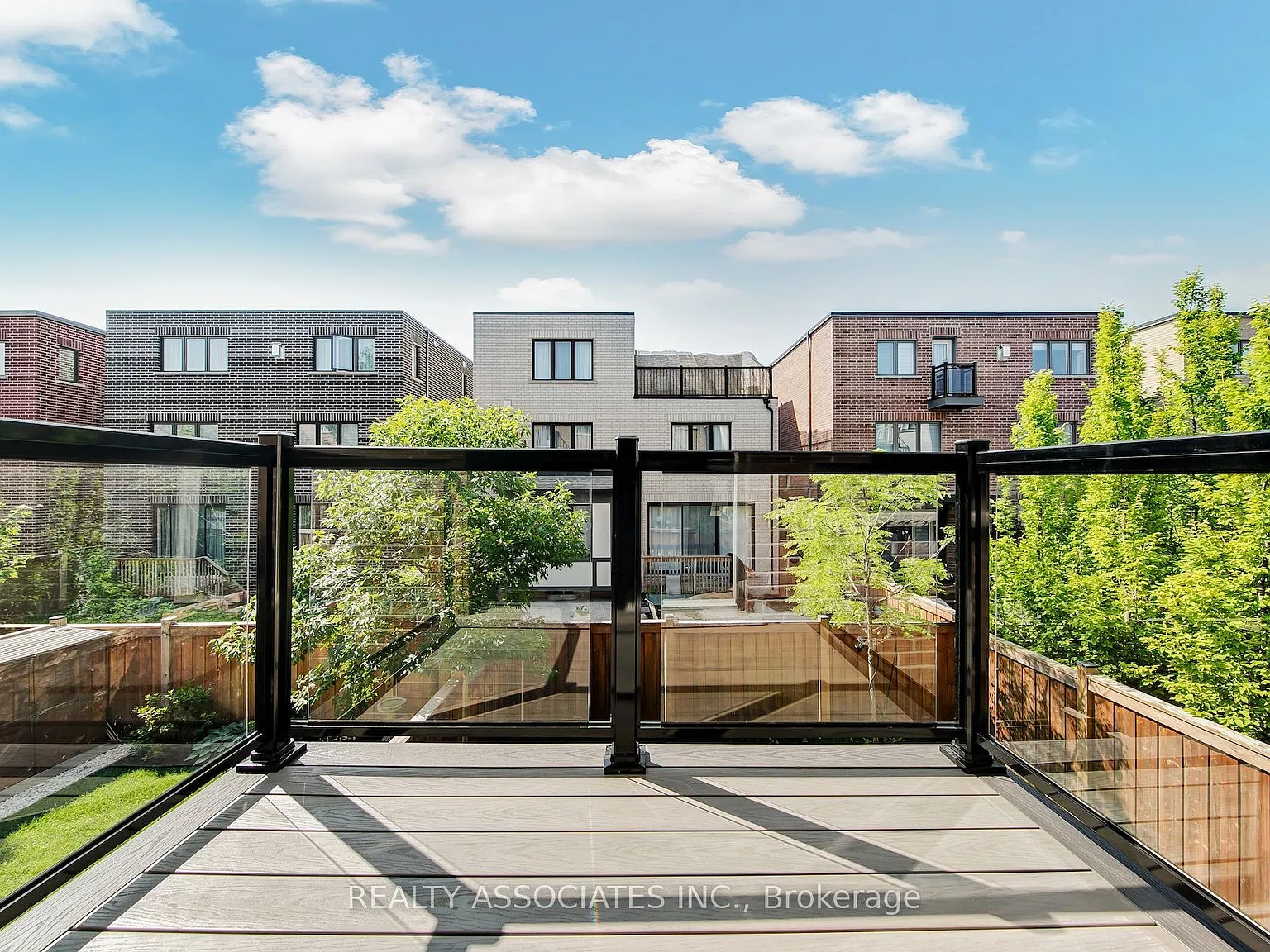 3 bed, $4,980 — Photo 2