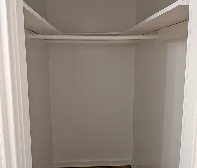 1276 Clinton Ave #2E — Photo 3