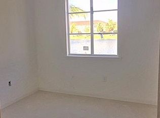 16530 SW 70th St, Miami, FL 33193