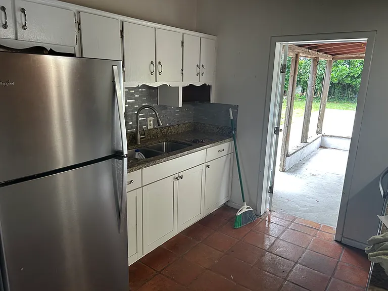105 McKinley Ave — Photo 4