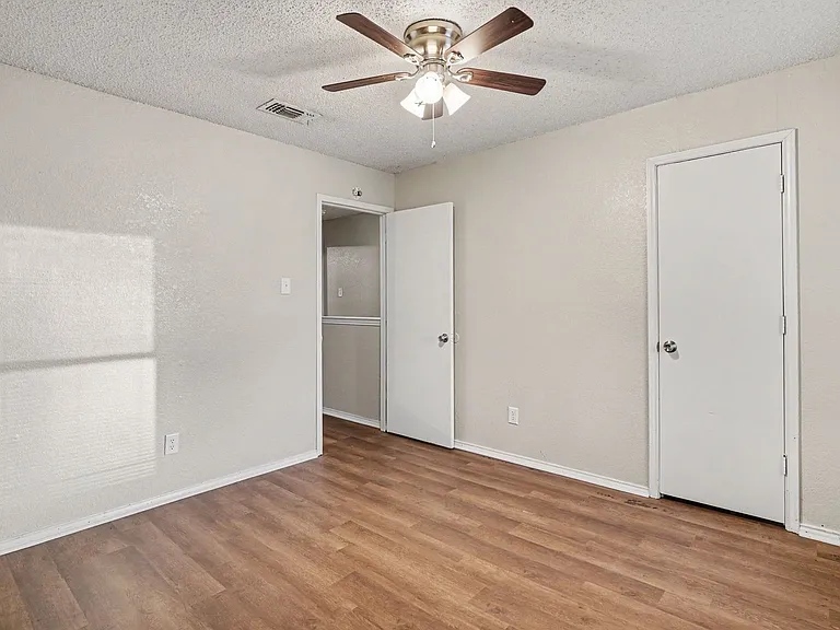 3301 Aurora St #B — Photo 16