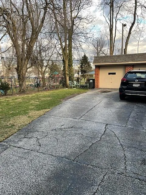 1345 Lakeland Ave — Photo 4