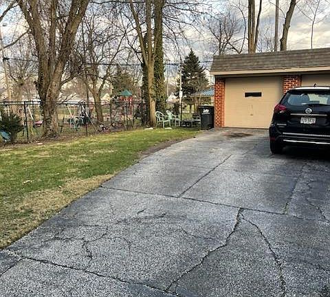 4th image of 1345 Lakeland Ave