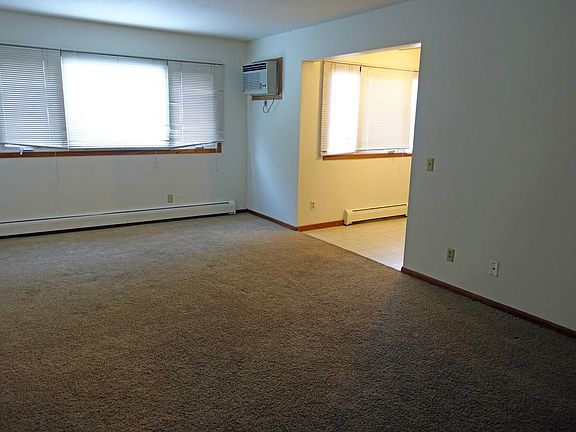 3rd image of 612 N 4th St APT 1