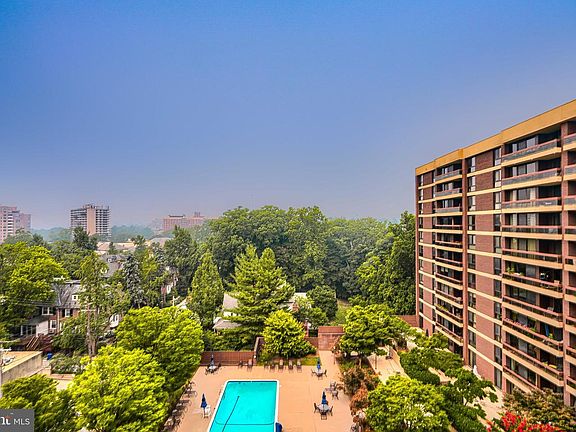 5th image of 4100 N Charles St Unit 813