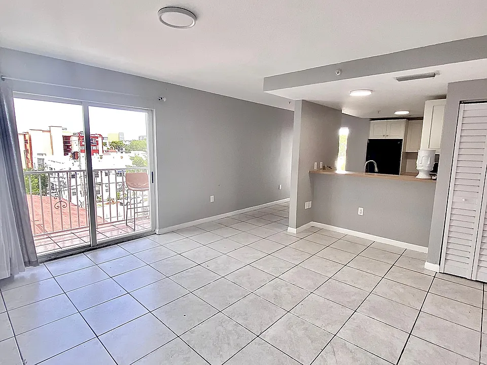 328 NW 12th Ave #12