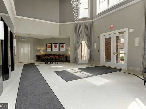4th image of 1625 International Dr Unit 209