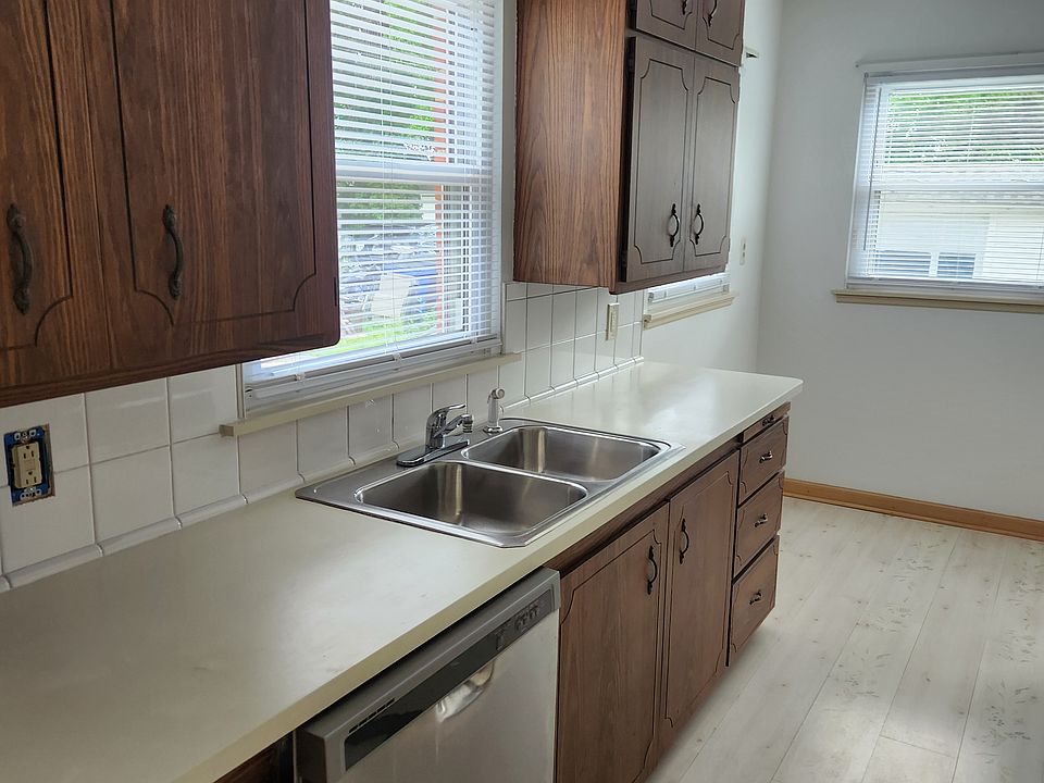 1st image of 3107 W 136th St