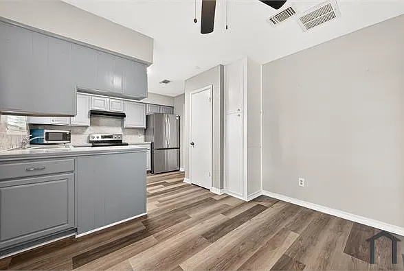 10402 Permian Dr — Photo 9