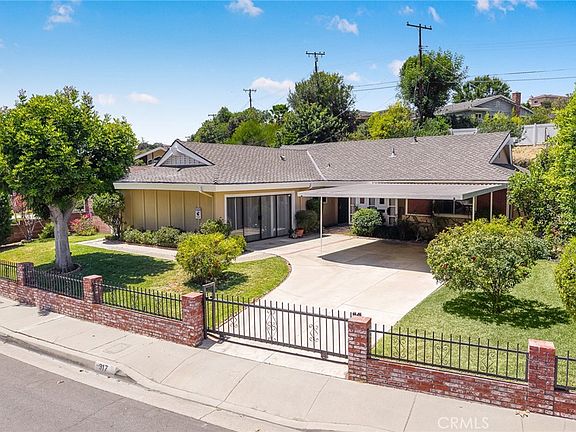 5th image of 317 Casuda Canyon Dr