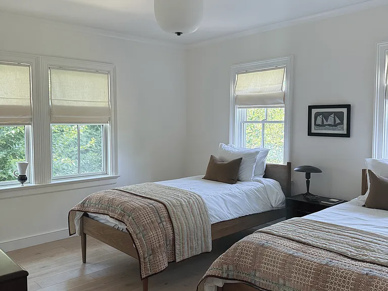 86 Pantigo Rd — Photo 34