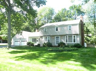 10 Tall Pine Rd, Cape Elizabeth, ME 04107